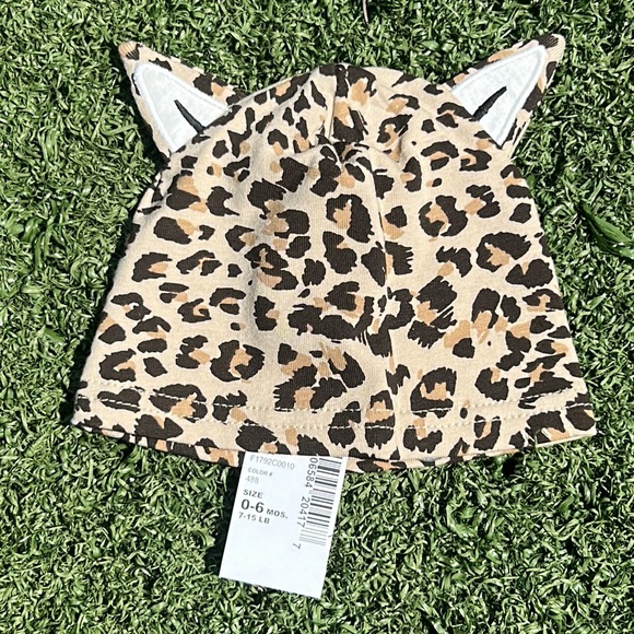 NWT Cheetah 4 Piece Outfit with Hat Size 0-6 months - Picture 2 of 14